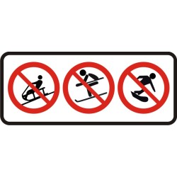 Tabliczka "Zakaz jazdy na sankach, nartach i snowboardzie"